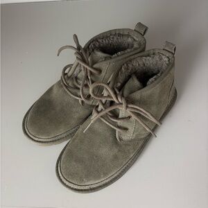 UGG Australia Women's Neumel Boot Style 1094269 Size 8